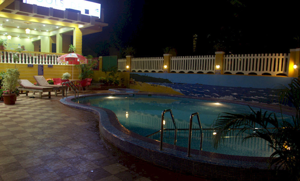 Rbr Suites Calangute Eksteriør billede
