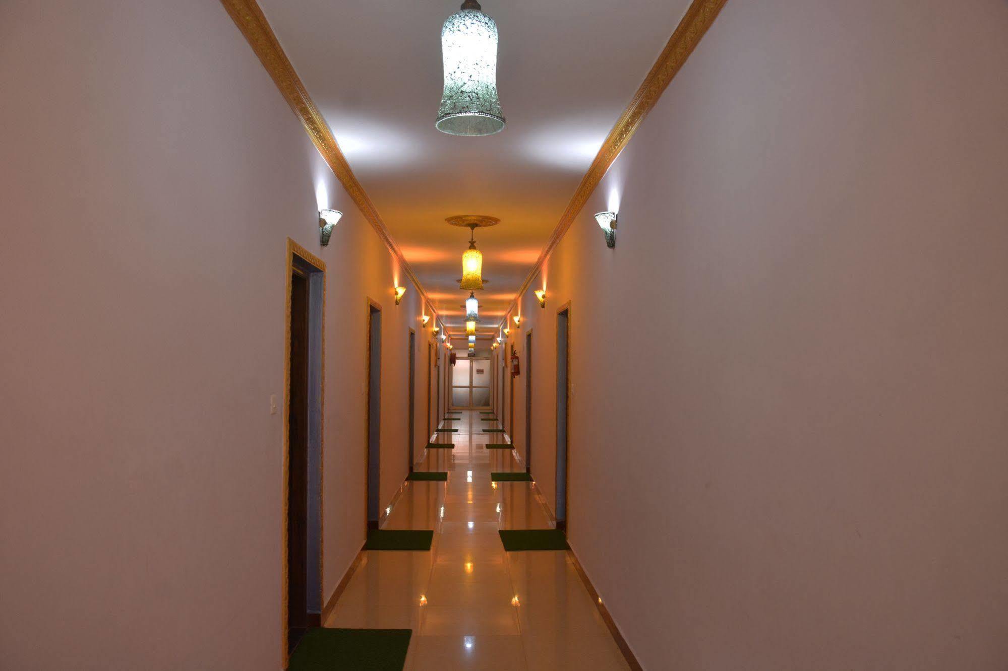 Rbr Suites Calangute Eksteriør billede