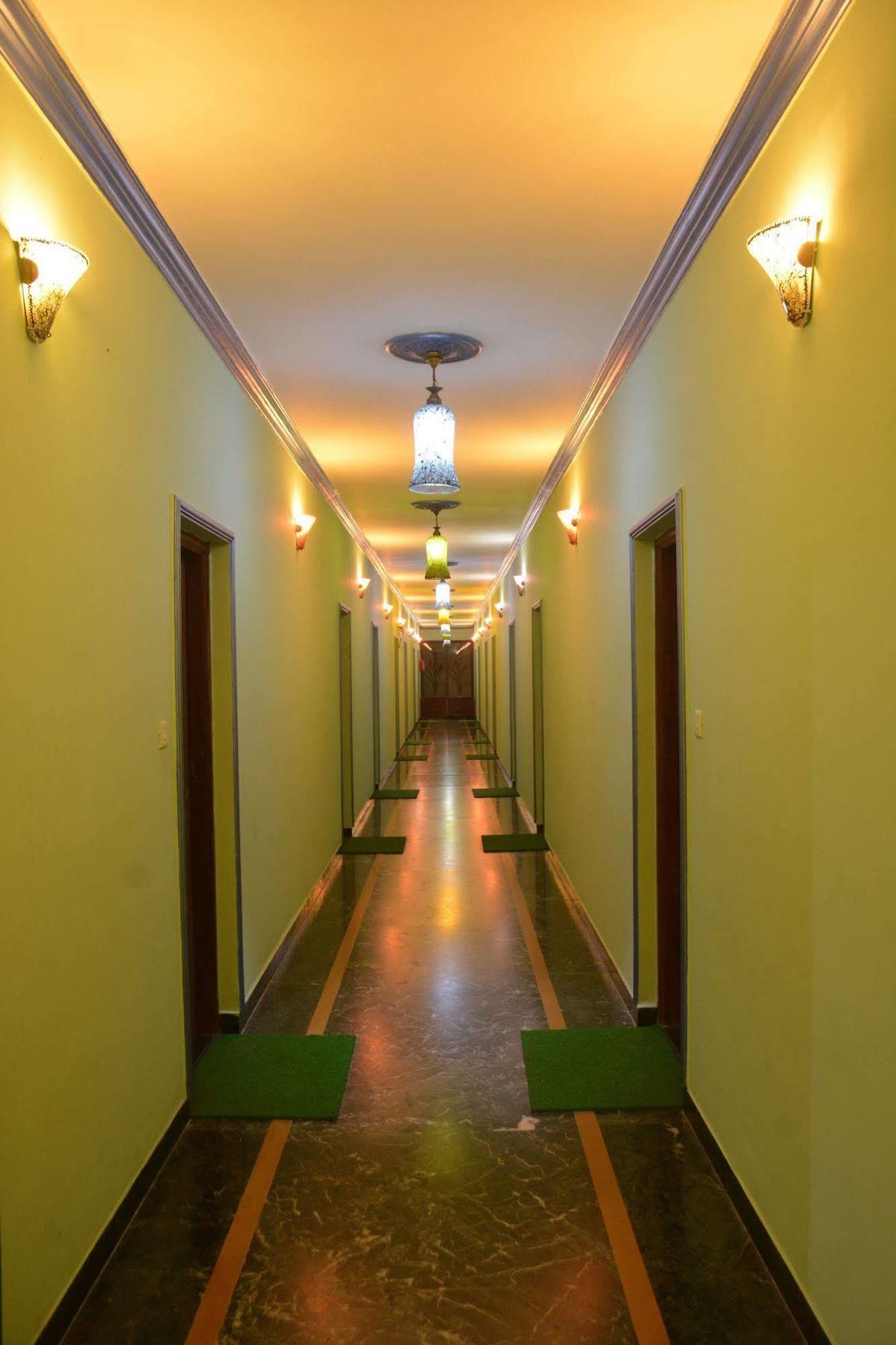 Rbr Suites Calangute Eksteriør billede